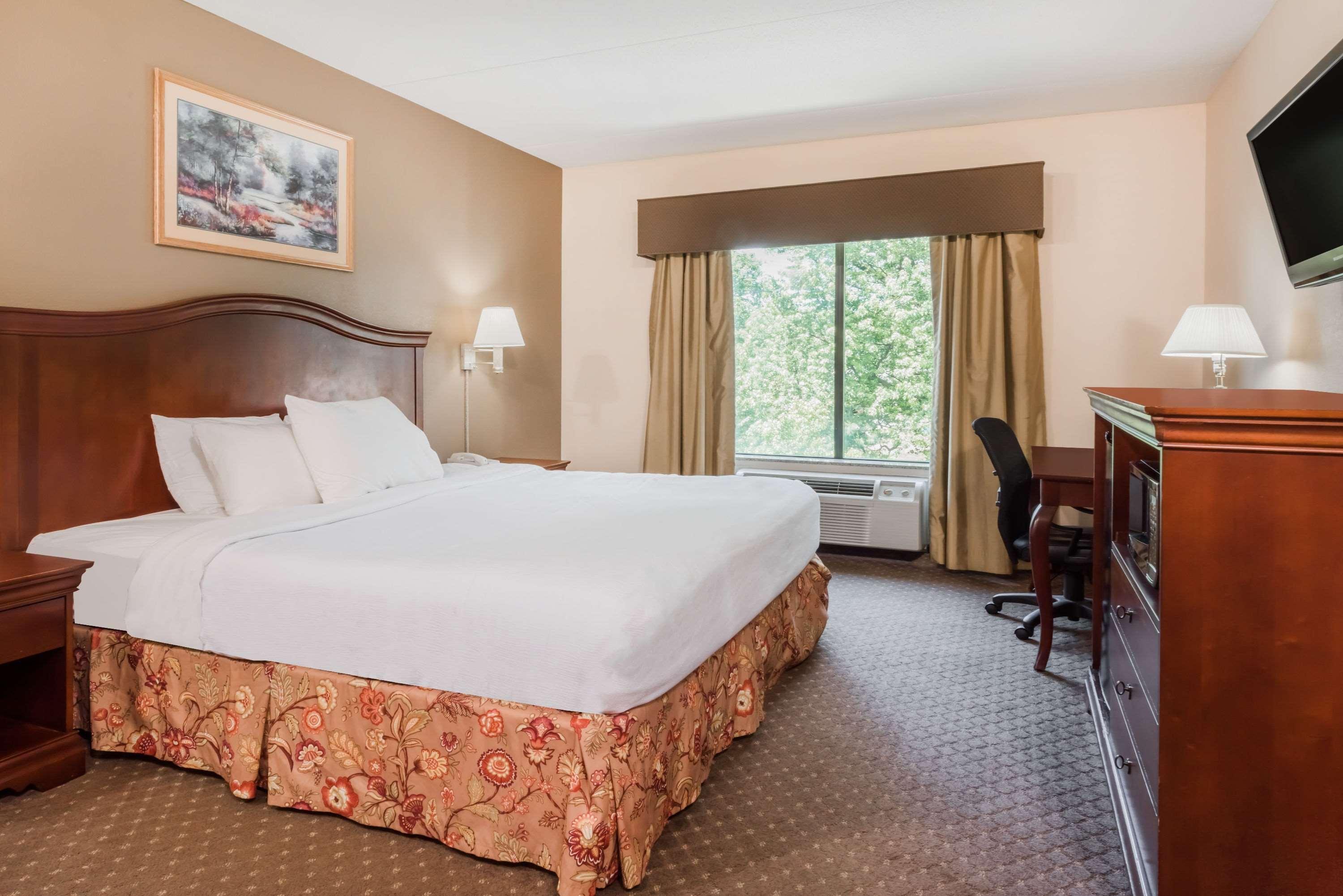 Ramada By Wyndham Harrisburg/Hershey Area Exterior photo