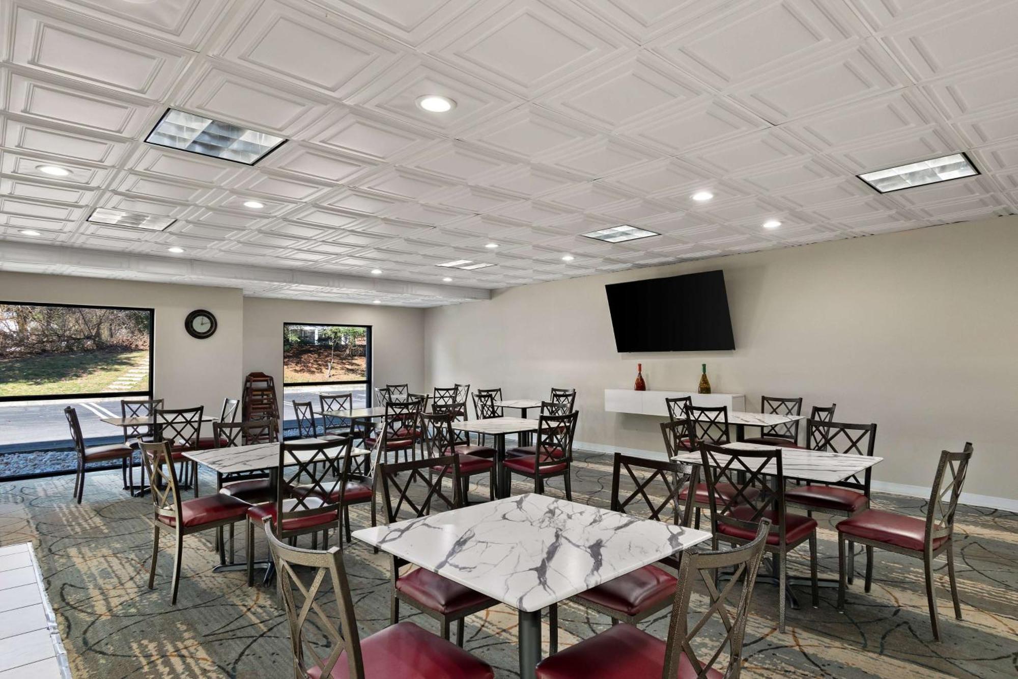 Ramada By Wyndham Harrisburg/Hershey Area Exterior photo