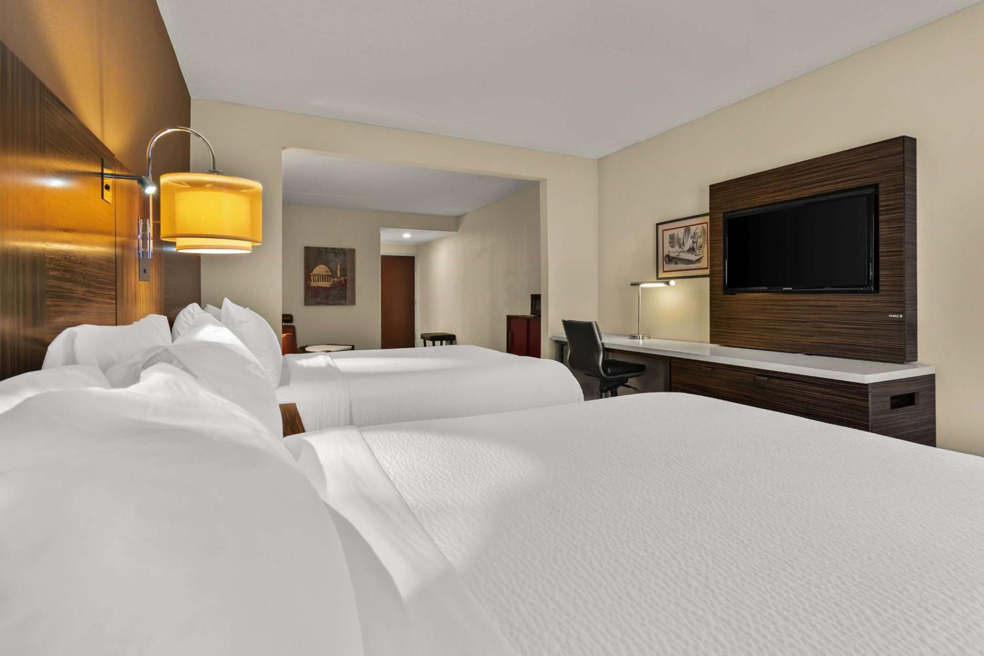 Ramada By Wyndham Harrisburg/Hershey Area Exterior photo