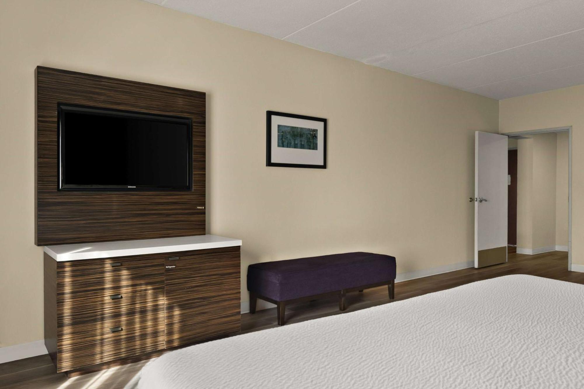 Ramada By Wyndham Harrisburg/Hershey Area Exterior photo