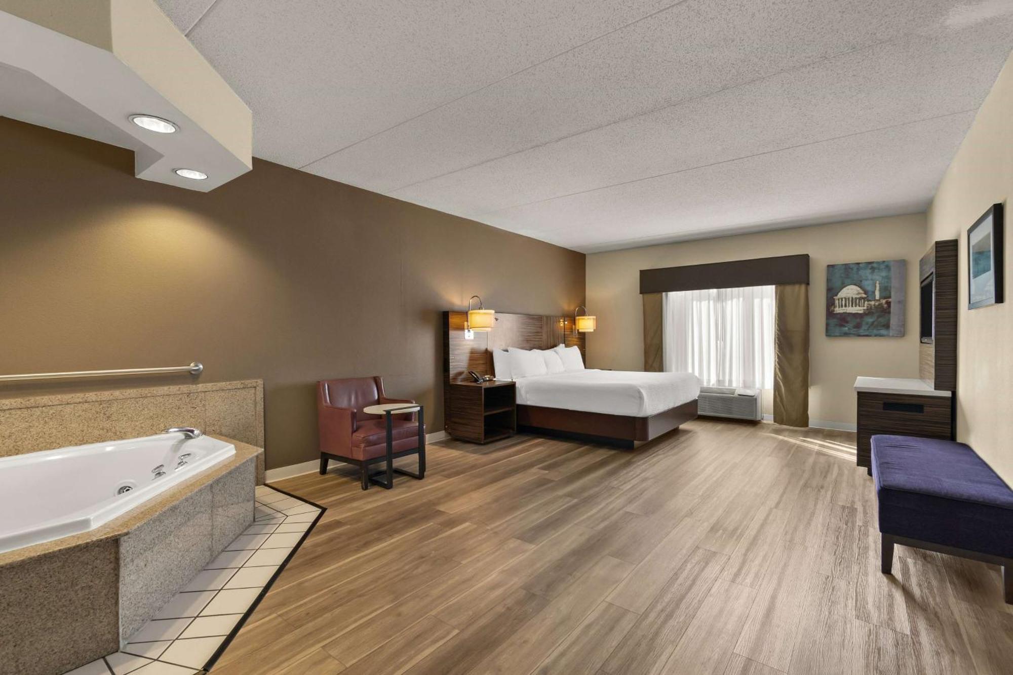 Ramada By Wyndham Harrisburg/Hershey Area Exterior photo