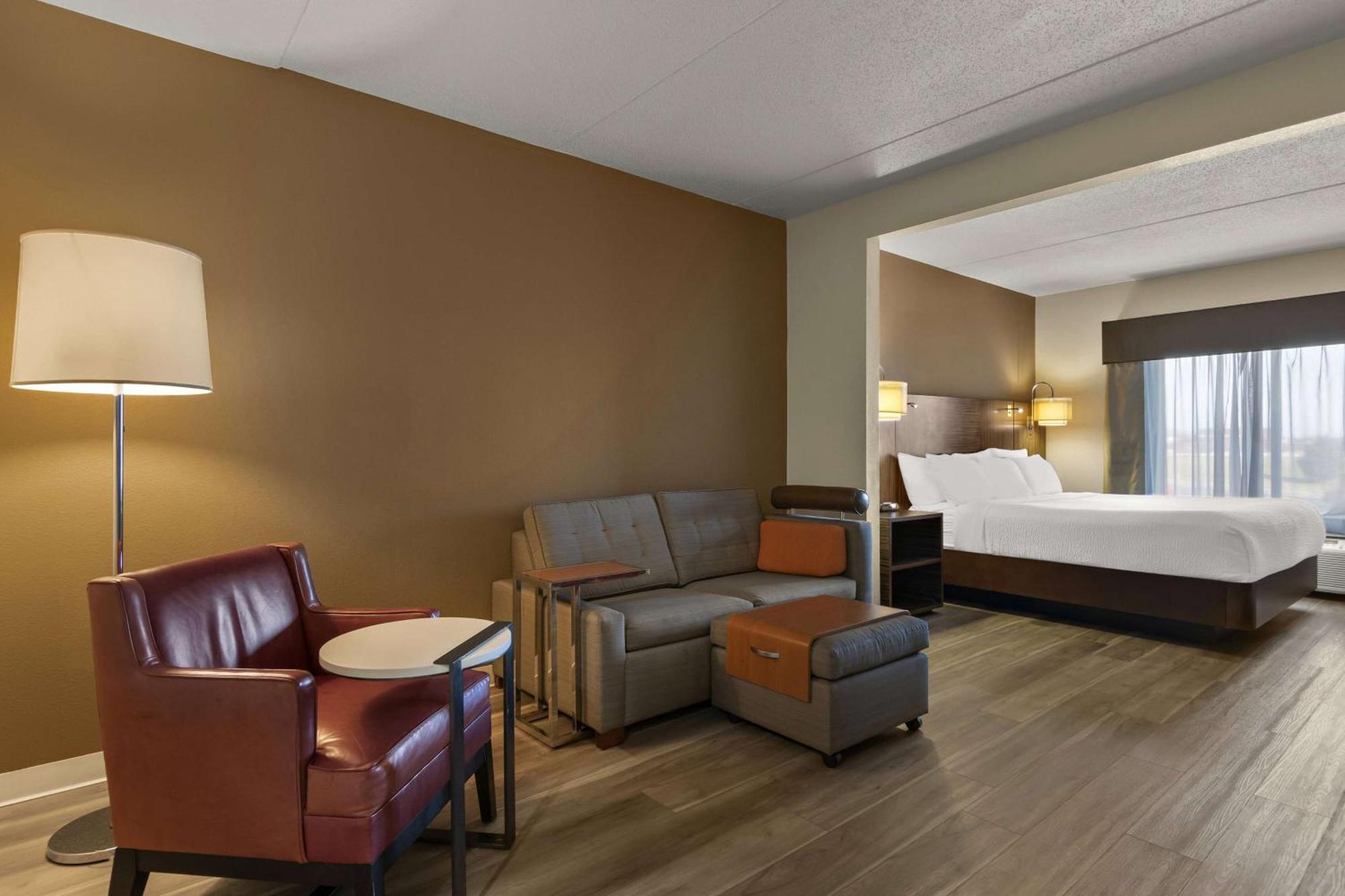 Ramada By Wyndham Harrisburg/Hershey Area Exterior photo