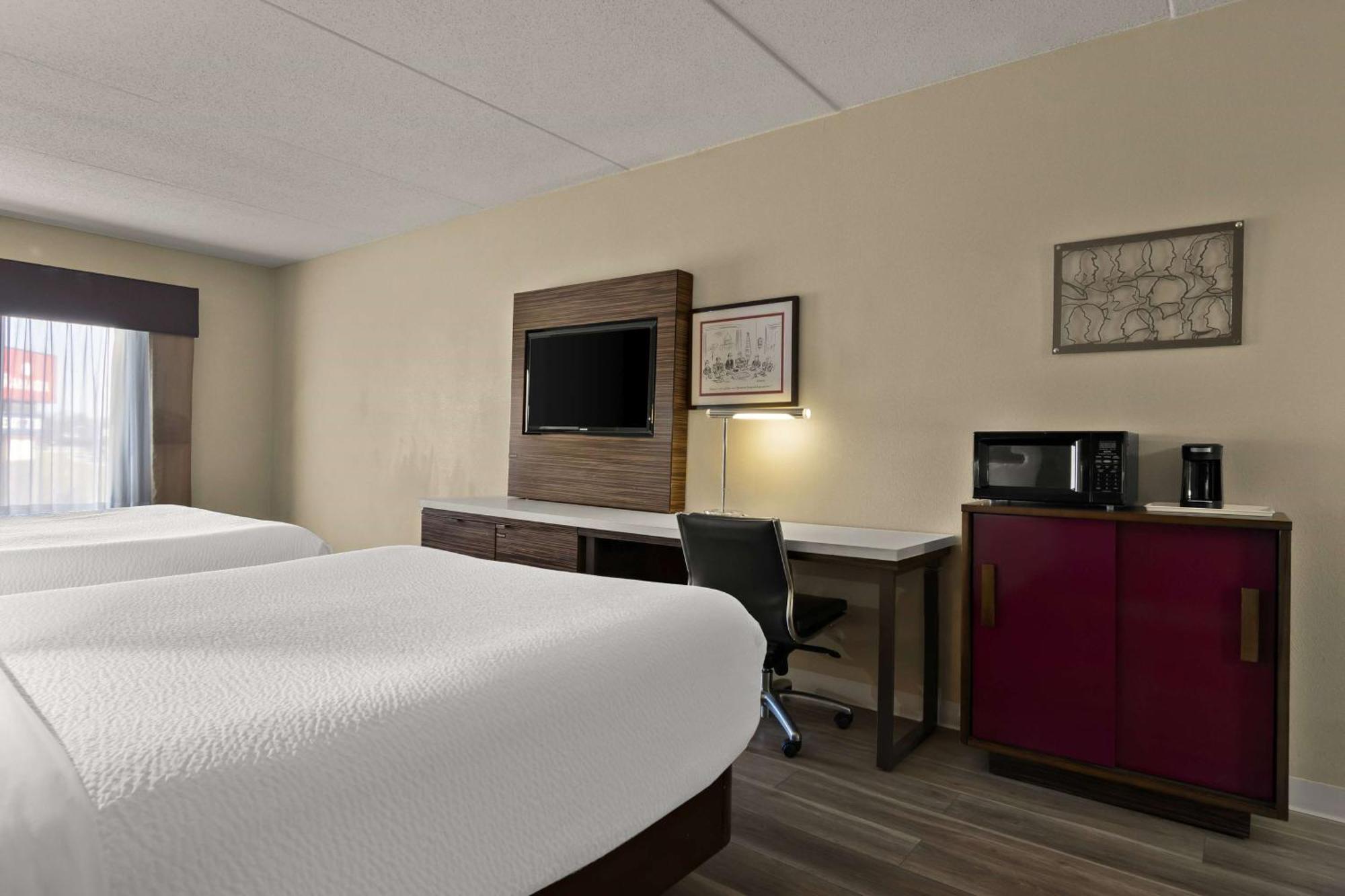 Ramada By Wyndham Harrisburg/Hershey Area Exterior photo