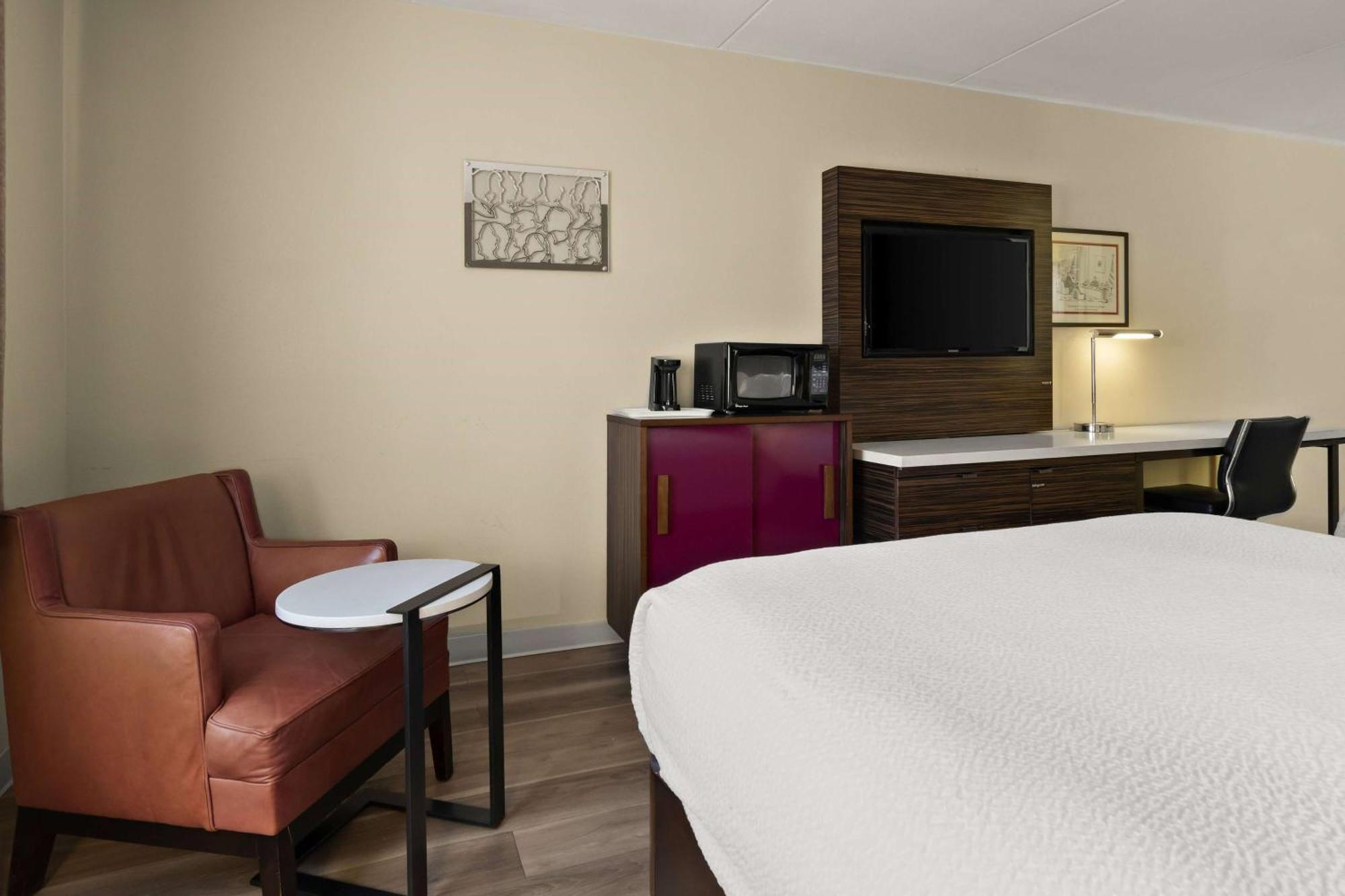 Ramada By Wyndham Harrisburg/Hershey Area Exterior photo