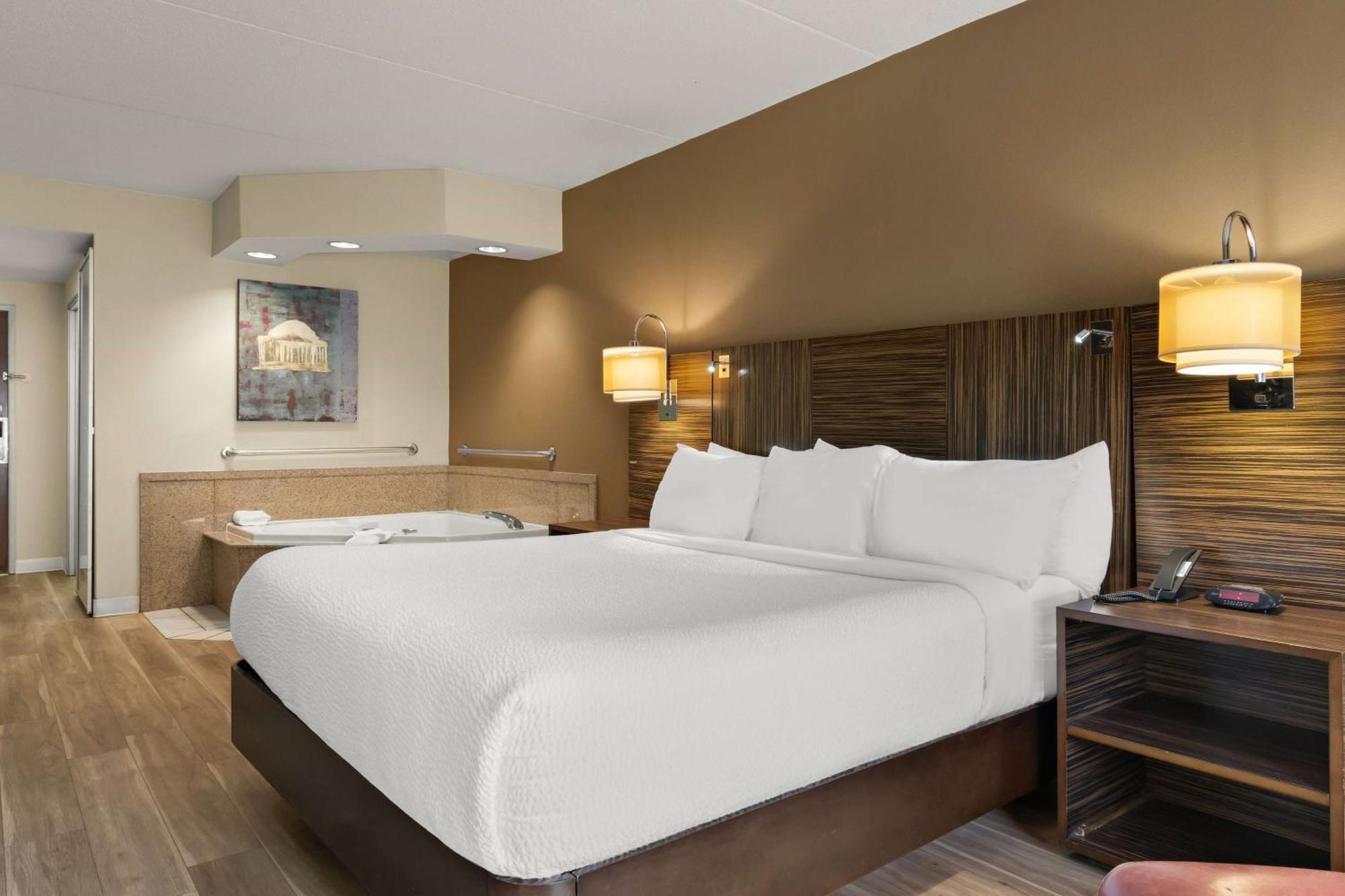 Ramada By Wyndham Harrisburg/Hershey Area Exterior photo